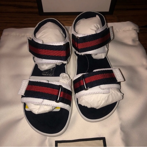 NWT Gucci Gaufrette Leather Logo Sandals Kids - Picture 2 of 3
